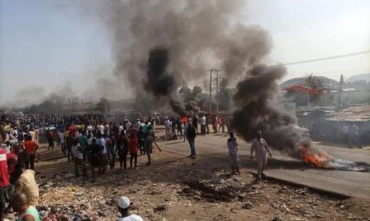 Vandalization: Police Station Along Kaduna-Abuja Highway Sets Ablaze By Protesters