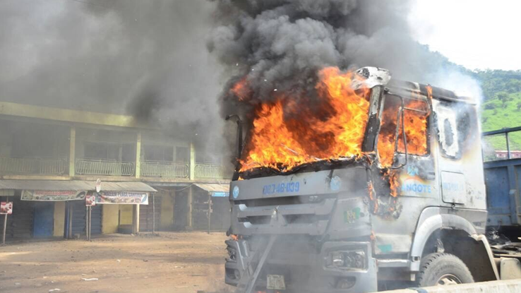 Angry Mob Sets Dangote Truck Ablaze In Ogun
