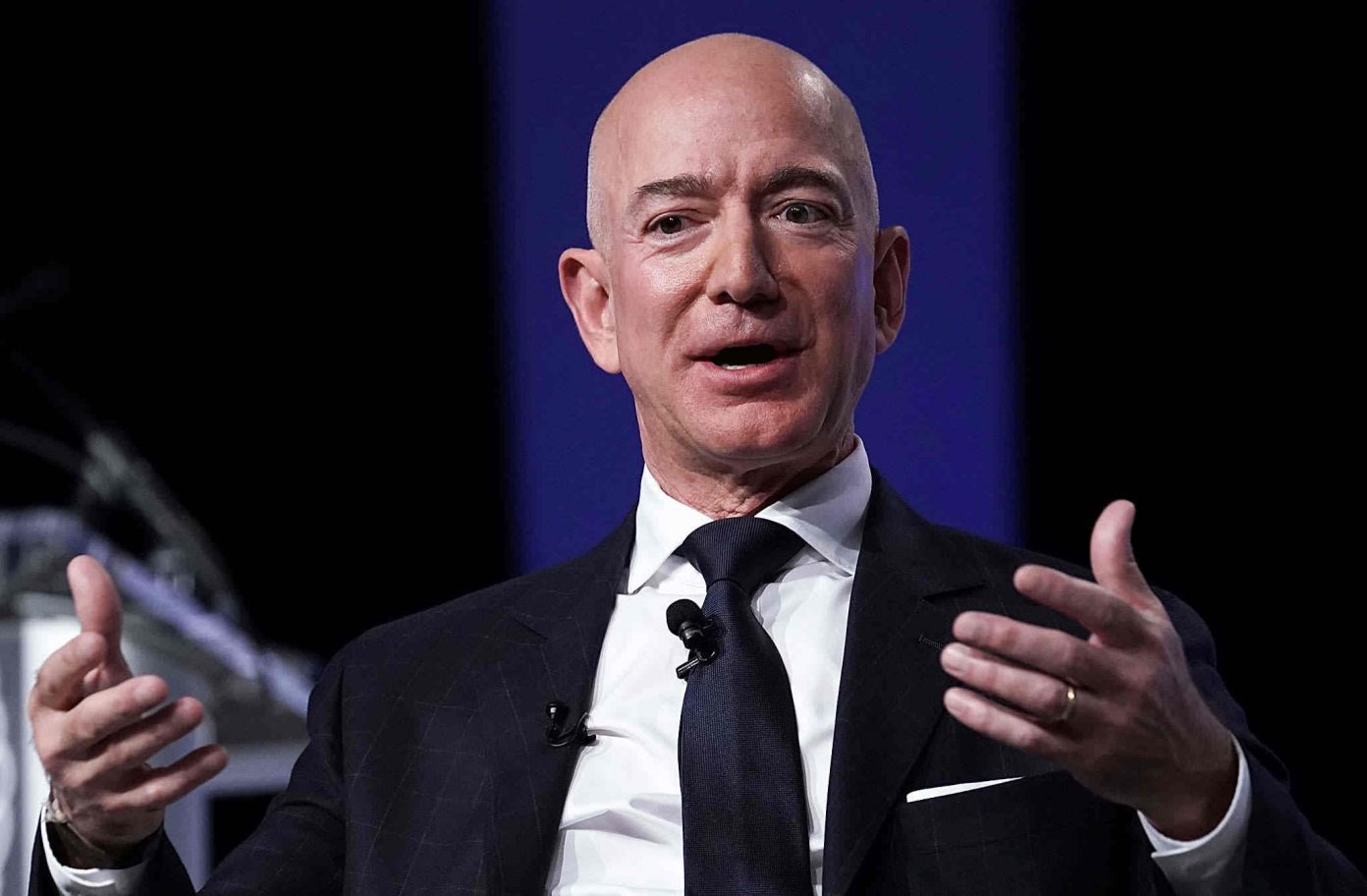 Foreign Billionaire, Amazon Boss Jeff Bezos Resigns