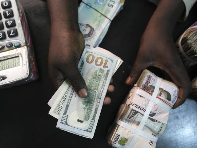 Naira falls Massively Against Dollar