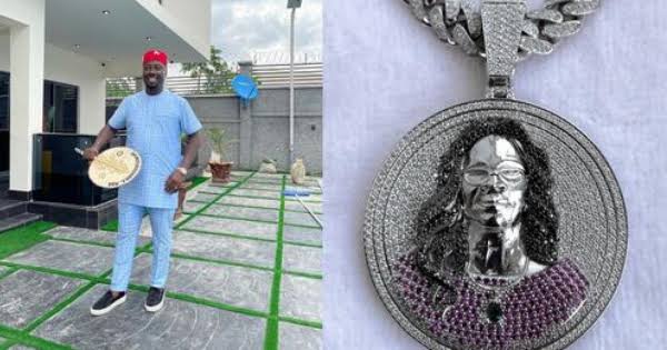 Obi Cubana’s mum’s burial: Kanayo O.Kanayo Shows Off Huge Stack of Cash As Anambra Stands Still