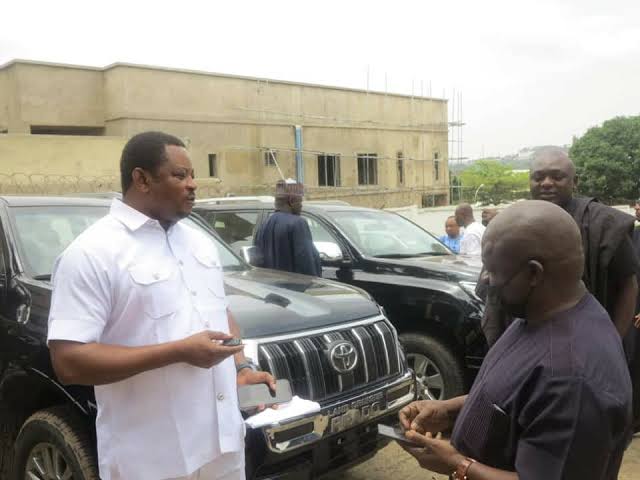 Despite Complaints Of Unpaid Salaries, Ayade Gifts SUVs To Three Lawmakers For Joining Ruling Party