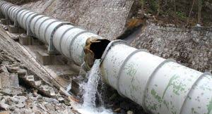 Panic In Lagos As NNPC Pipeline Leaks PMS Into Streets