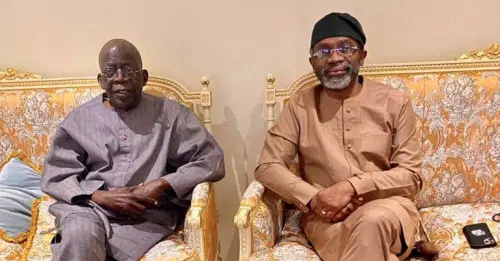 Tinubu’s Health Worsens, Can’t Stand To Take Photograph Without Leaning On Guests