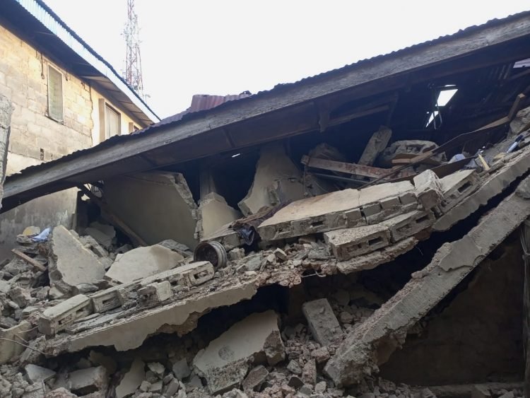 One Person Confirmed Dead, Others Trapped As Building Collapses In Ondo