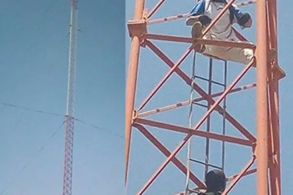 Gombe Man Climbs Telecoms Mast, Threatens Suicide After His Fiancée’s Father Rejected His Marriage Proposal