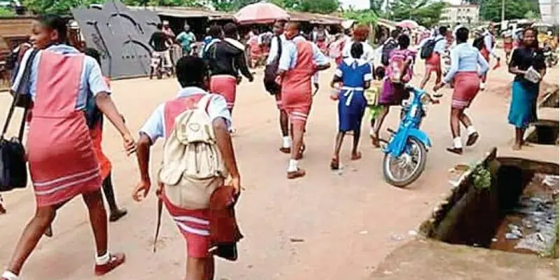 Student Beats Teacher For Stopping Him From Assaulting Female School Mate In Ogun