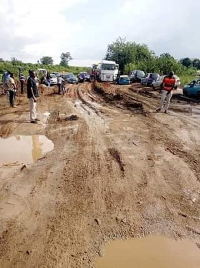 Ekiti: Vehicles stranded on Ado-Ikere-Akure road as commuters spend hours on 30km stretch