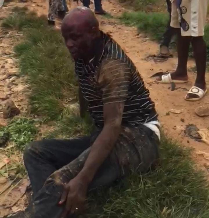 Drama as mob beats policeman to pulp in Osogbo