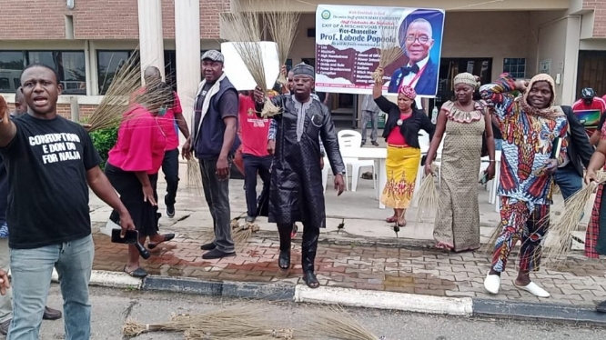 Drama As Staff Of Osun Varsity Perform ‘Mock Funeral’ For ex-VC