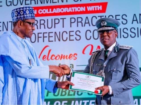 President Buhari Honours 3 ‘Honest Nigerians’