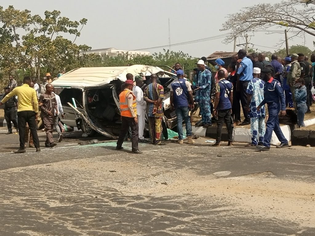 One Dead, 18 Injured In Osogbo/Gbongan Expresseway Lone Accident
