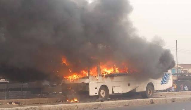 Bus Conveying 18 NYSC Corps Members Catches Fire