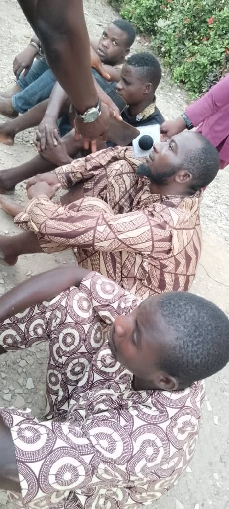 How A Man Was Arrested For Paying N2,650 For Toyota Camry Car In Osun – Photos+Video