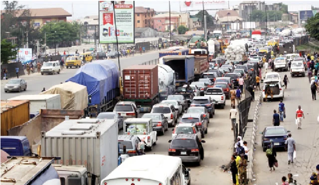 10 suspected gunmen terrorising Lagos-Ibadan expressway land in trouble