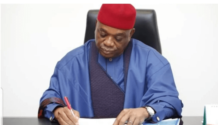 2023: Senate Chief Whip pens message to Buhari, fears APC could collapse