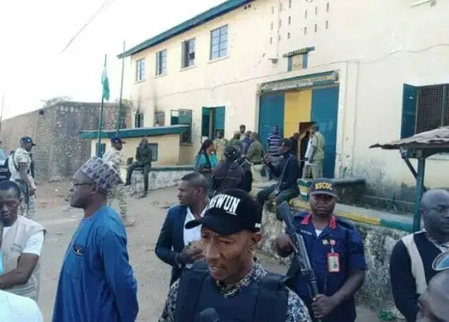 Jos: 21 escaped, prison inmates rearrested
