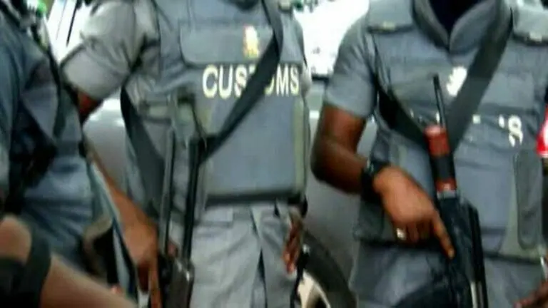 Breaking: Suspected Smugglers Invade Kwara, Kill Customs Officer, Injure Three