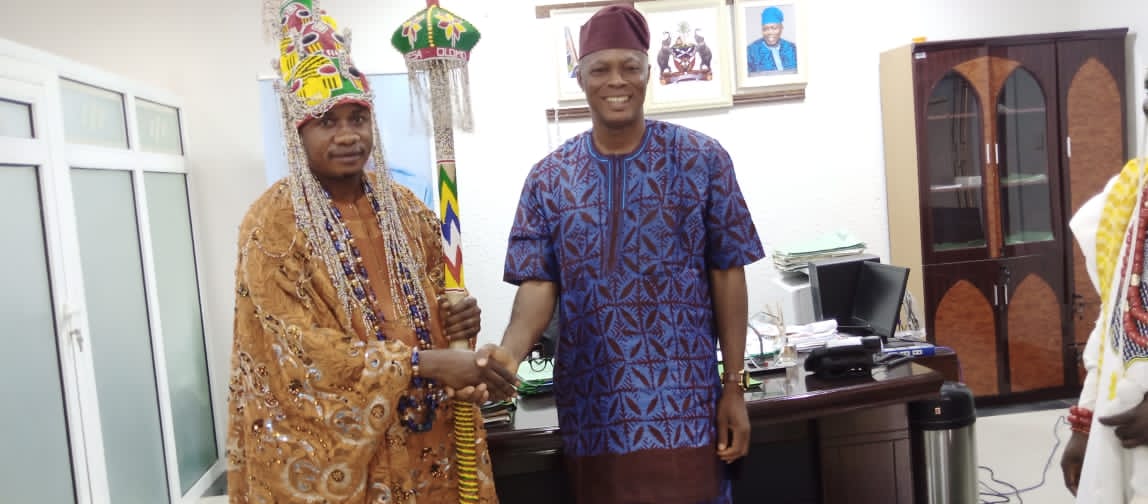 Oyetola Presents Staff of office to Olomo of Omo-Ijesa