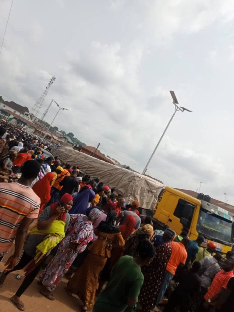 BREAKING: Scores Killed As Truck Rams Into Road Users In Edo