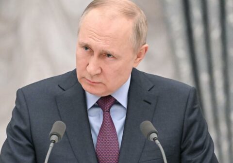 Putin fears death, sacks 1000 domestic aides over poisoning suspect