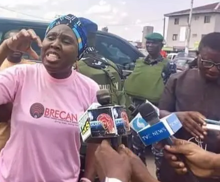 Primary Decides: Confusion As Governor’s Wife Chased Out Of APC Secretariat