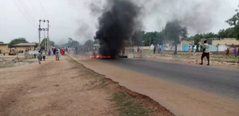 Lagos: 2 Set Ablaze Allegedly Stealing Mobile Phones