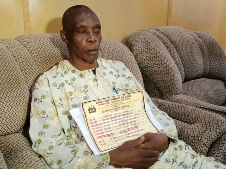 Blind retiree in viral video speaks after getting N8.3m bond certificate in Osun