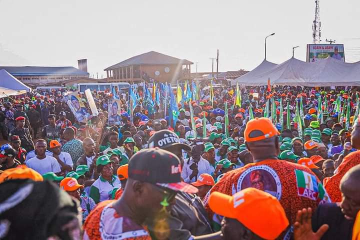 Osun 2022: Oyetola Rallies For Votes From Kinsmen, calls on aggrieved people to join APC