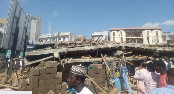 Kano: Many feared trapped as building collapses 
