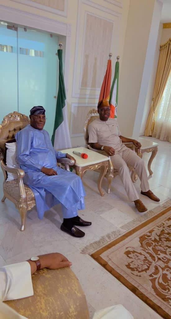 JUST IN: Atiku Arrives Oyo, Welcomes By Deputy Governor