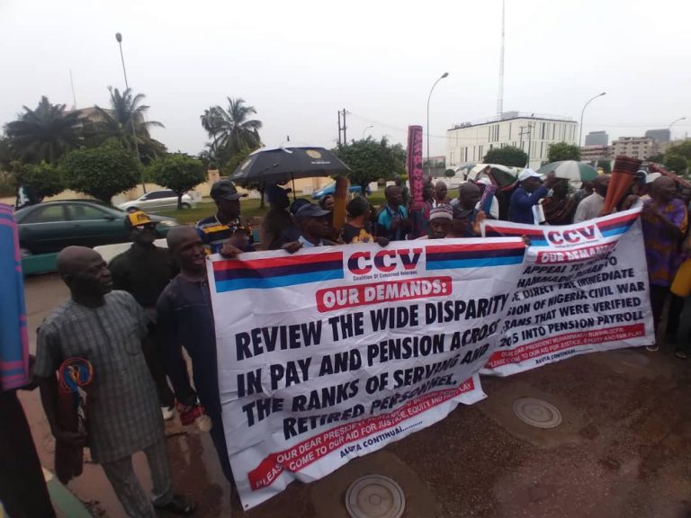 BREAKING: Retired soldiers storm defence ministry, protest unpaid allowances