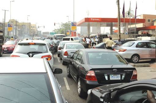 Panic as Long queues resurface at fuel stations in Akure
