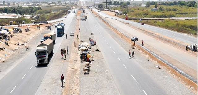 FG to road users: Avoid Lokoja-Abuja dual carriageway ​for now