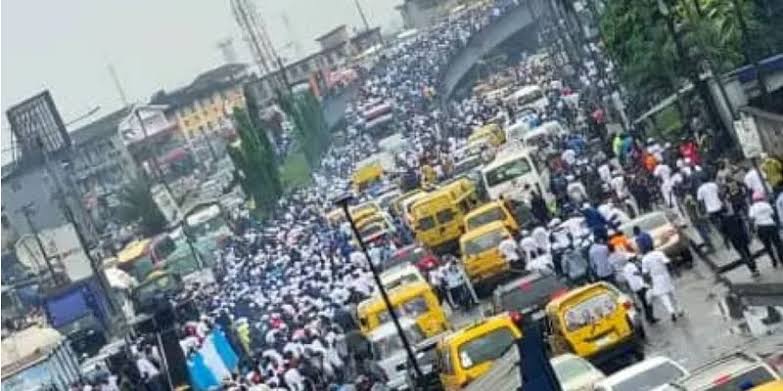 MC Oluomo, Supporters Shut Down Lagos For Tinubu/Shettima, Sanwo-Olu