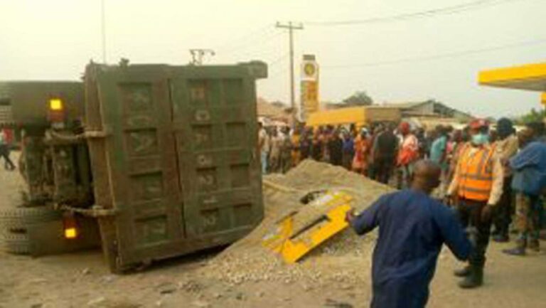 Just In: 2 die, 4 injured on Lagos-Abeokuta expressway