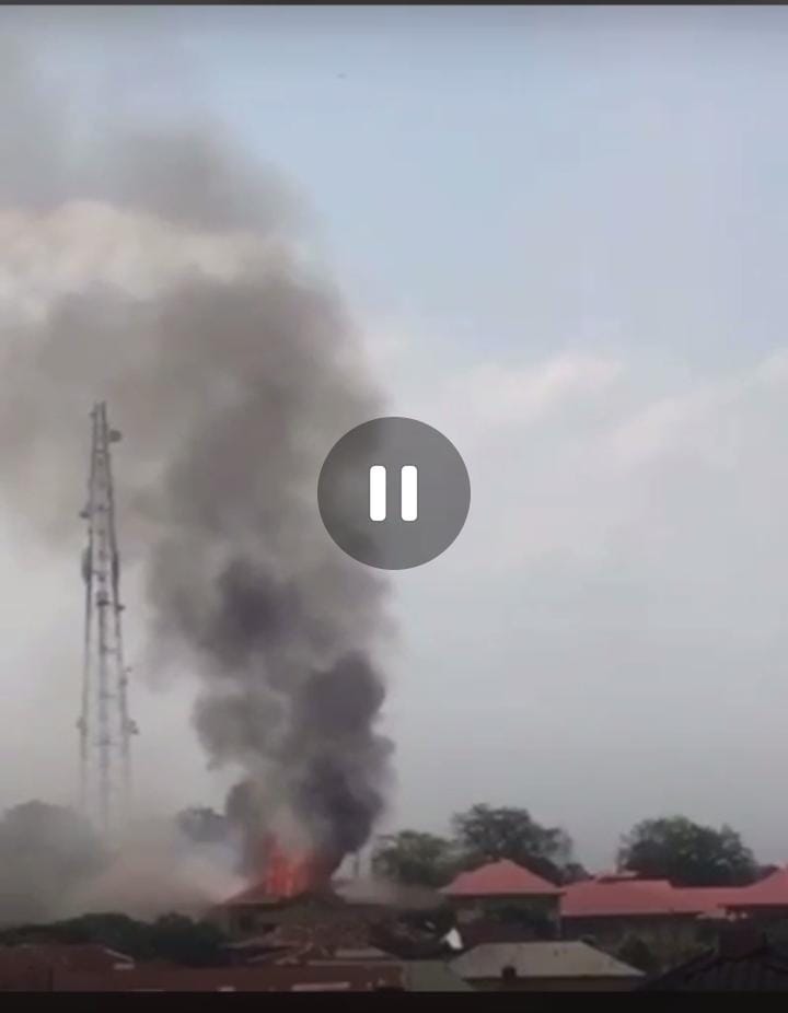 One dead, Palace set ablaze as Obaship tussle tears Ikirun