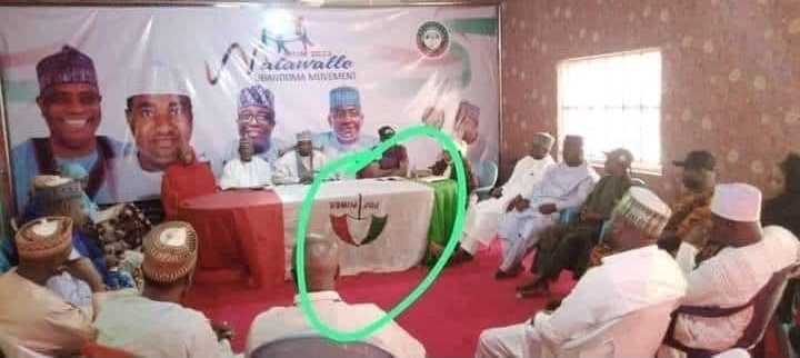 APC chieftain swipes at PDP as party’s Logo turns down during gathering