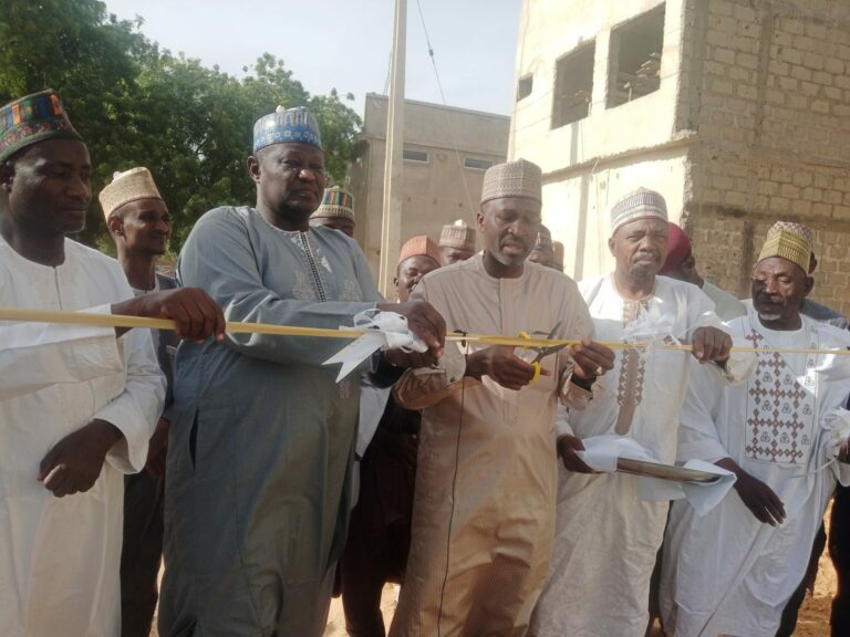 Breaking: Tambuwal inaugurates first private transport services in Sokoto