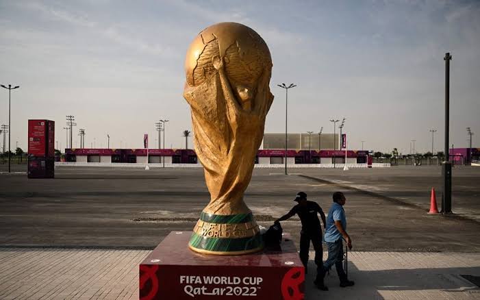 World Cup 2022: Fans, trophy and teams arrive in Doha