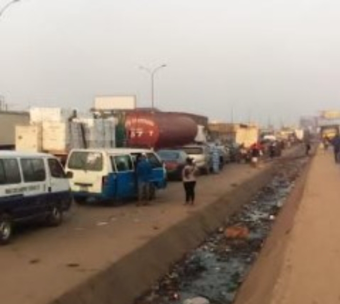 Gridlock rocks Onitsha as truck drivers protest over govt levy