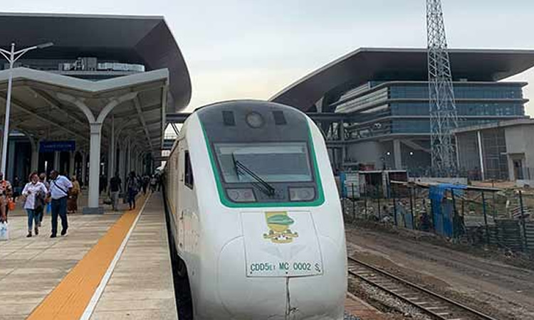 Lagos-Ibadan Railway: Passengers groan as NRC insists on cash transactions