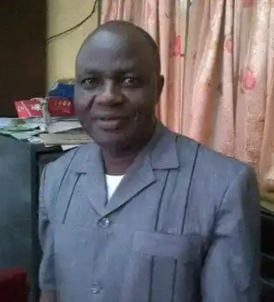 Naira Scarcity: University Lecturer Slumps, Dies While Queuing In Bank To Withdraw N5,000 In Lagos