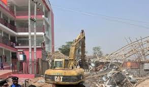 Many trapped as shopping mall collapses in Abuja