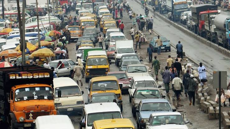 Inside Nigeria: 5 Things To Never Buy In Traffic