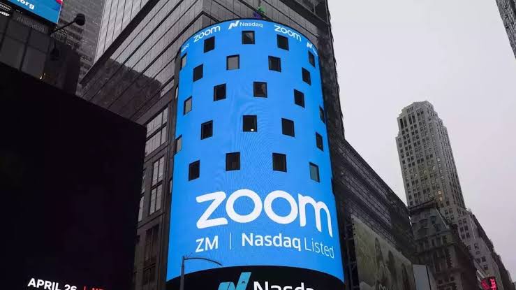 Zoom to lay off 15% of staff