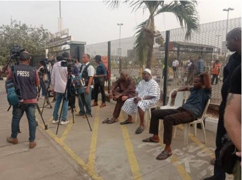 #NigeriaDecides2023: INEC Officials Yet To Arrive Tinubu’s Polling Unit In Lagos