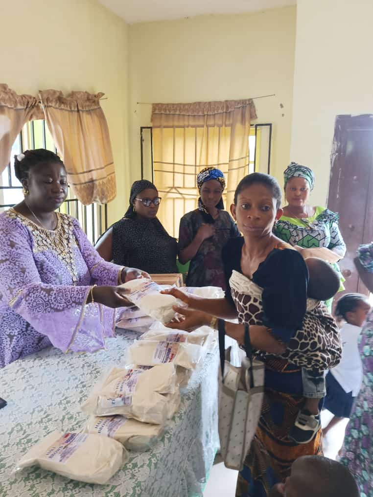 Ekiti: Chairperson Ajoni LCDA, Olori Olawumi Ogungbemi Distributes Food Supplement To Malnourished Children