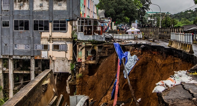 15 killed in Indonesia landslide, dozens feared missing