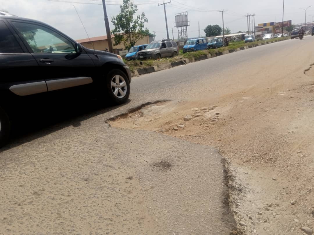 Osogbo community decries poor road, potholes, seeks govt intervention – report